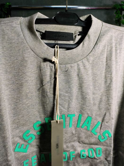 Tricou ESSENTIALS marimea M