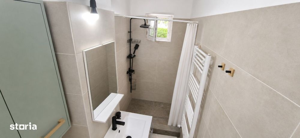 Apartament 3 camere semidecomandat, 57 mp, zona Craiovita-Noua