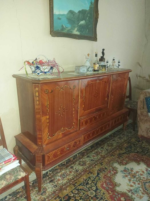 Set mobila living din lemn furniruit.