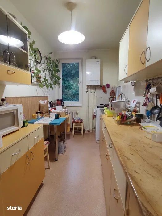 7 Noiembrie - Vanzare ap. 3 camere - Str. C-tin Romanu Vivu