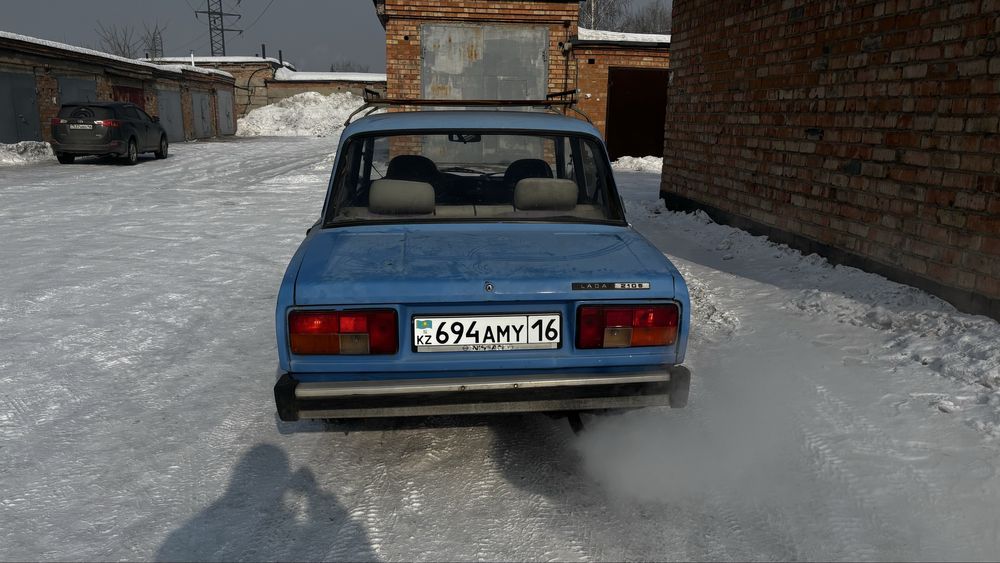 Продам ваз 2105.
