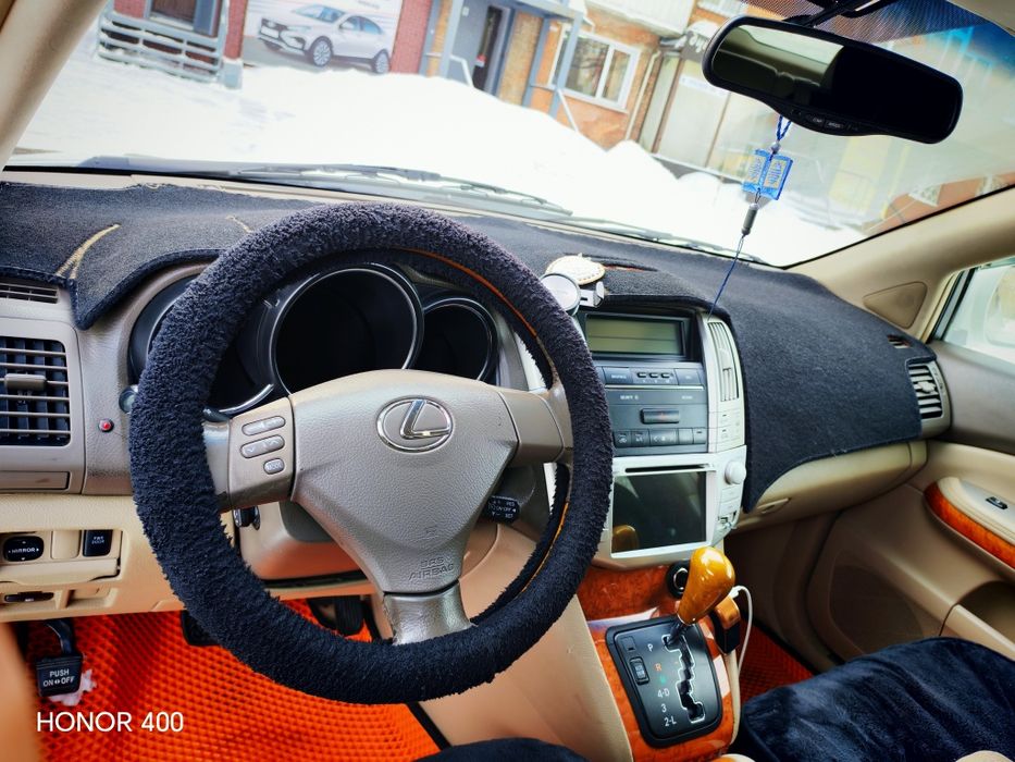 Продам машину Lexus