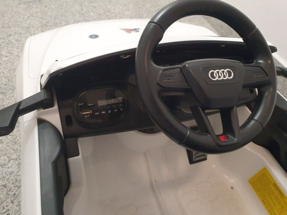 Masina electrica cu telecomanda