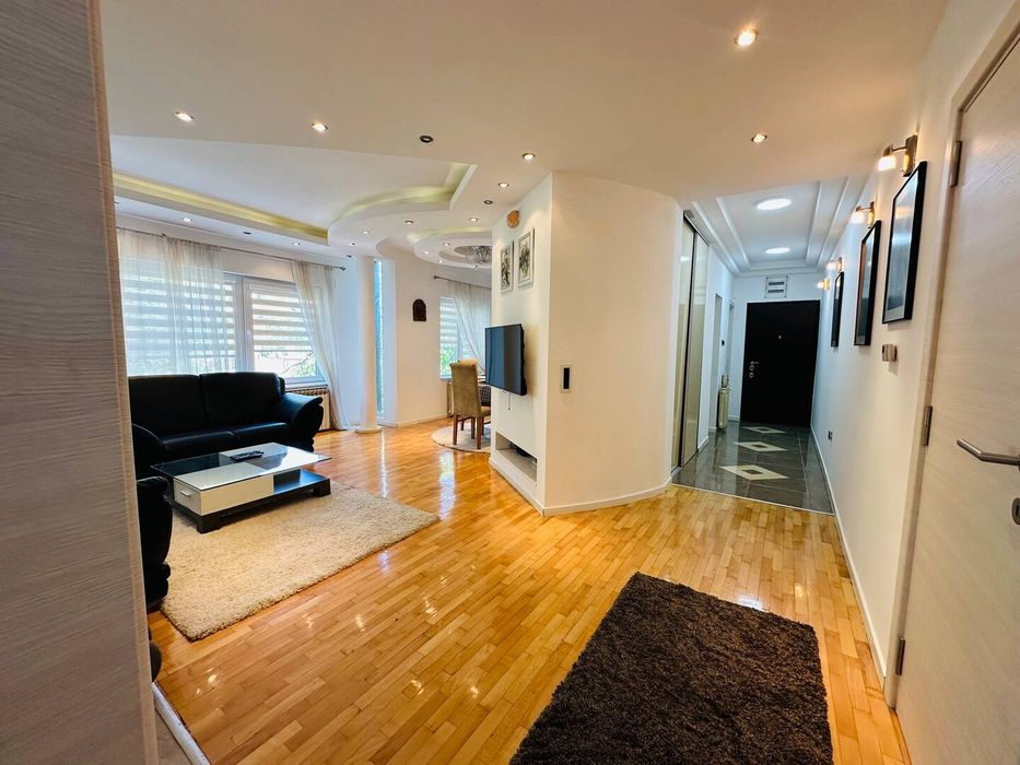 Дава се под наем Тристаен апартамент в София, Хиподрума - 106 кв.м за 637.5 € - Снимка #1