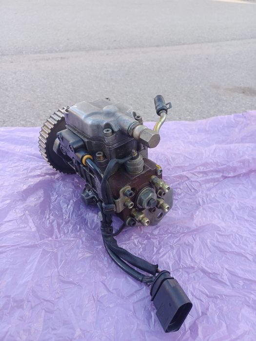 Гориво нагнетателна помпа  ( нафтова помпа)