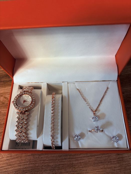 подарок для девушки украшения часы кольцо серги