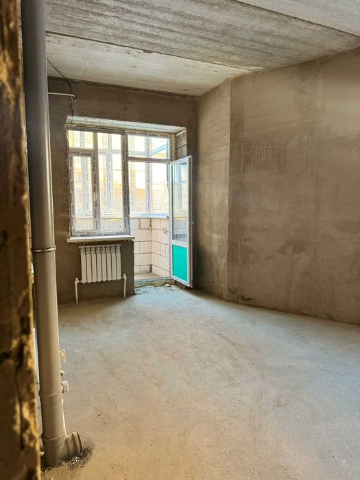 В продаже 3х комн кв Батыс черновая