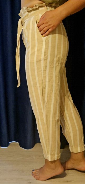 Vand pantaloni Bershka