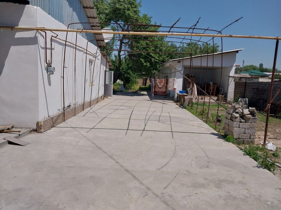 Дом на участке кирпич женный