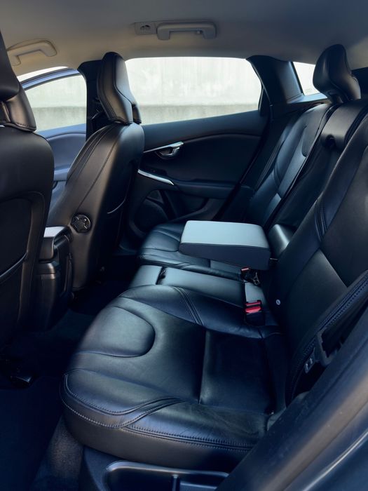 VOLVO v40 2.0L Diesel 2016