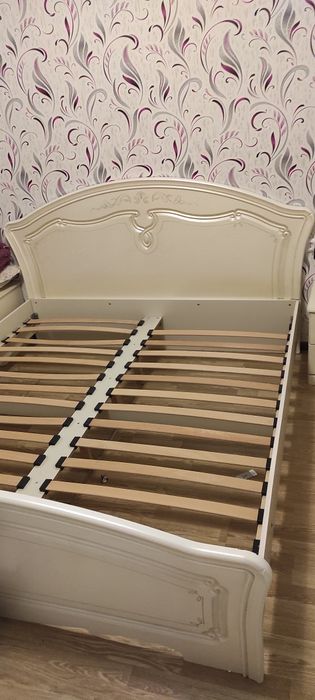 Кровать двуспальная