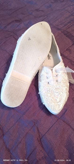 Дамски кецки номер 39