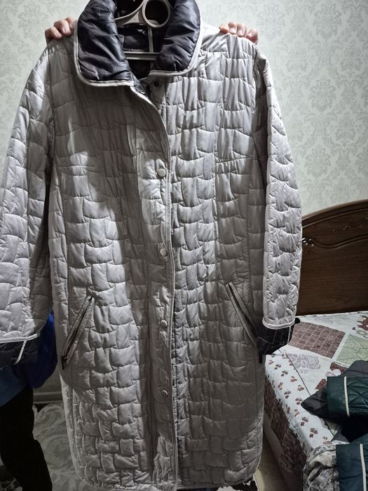 Продам куртку женскую