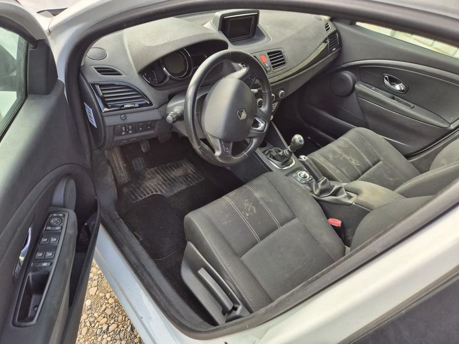 bara fata/capota/aripi/faruri renault megane 3 1.5 dci 2016