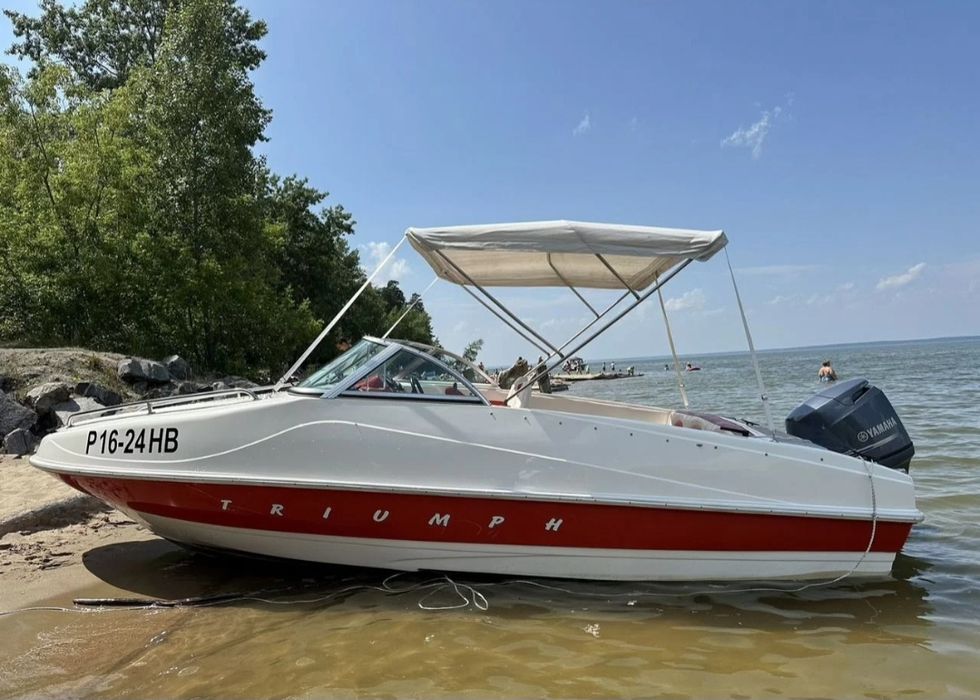 Продаётся Катер Triumph Yamaha 100 лс 4 такта