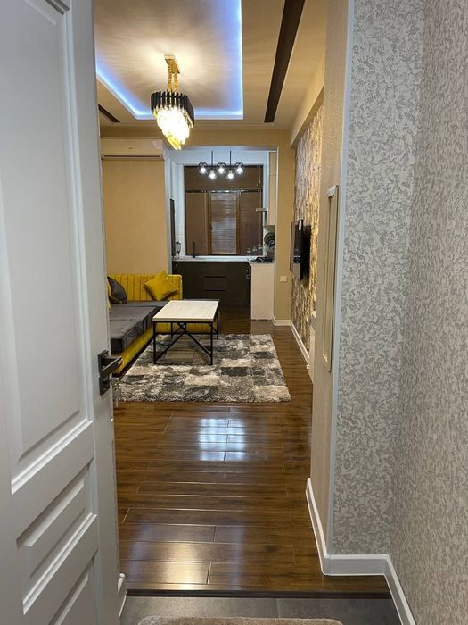 Своя 3х к.кв. Новострой, Ойбек, Чехова38/1, Huawei, BONkafe