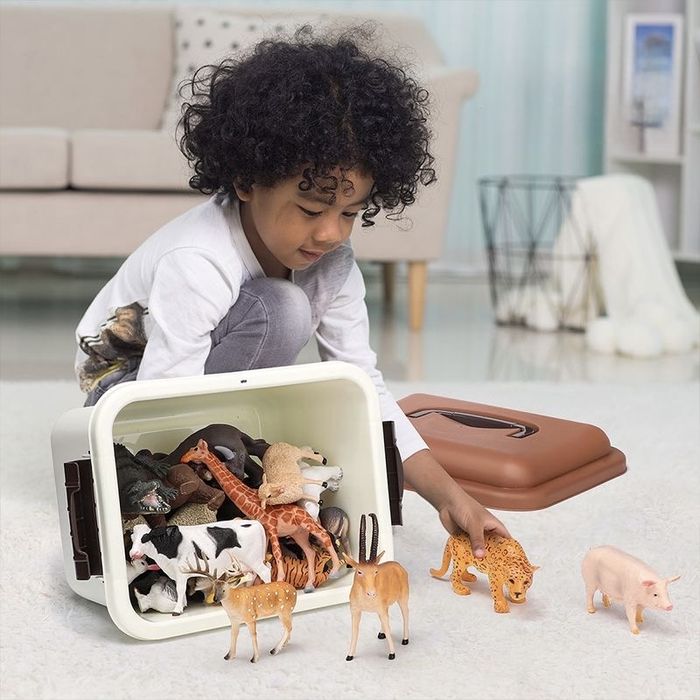 Фигурки животных и динозавров