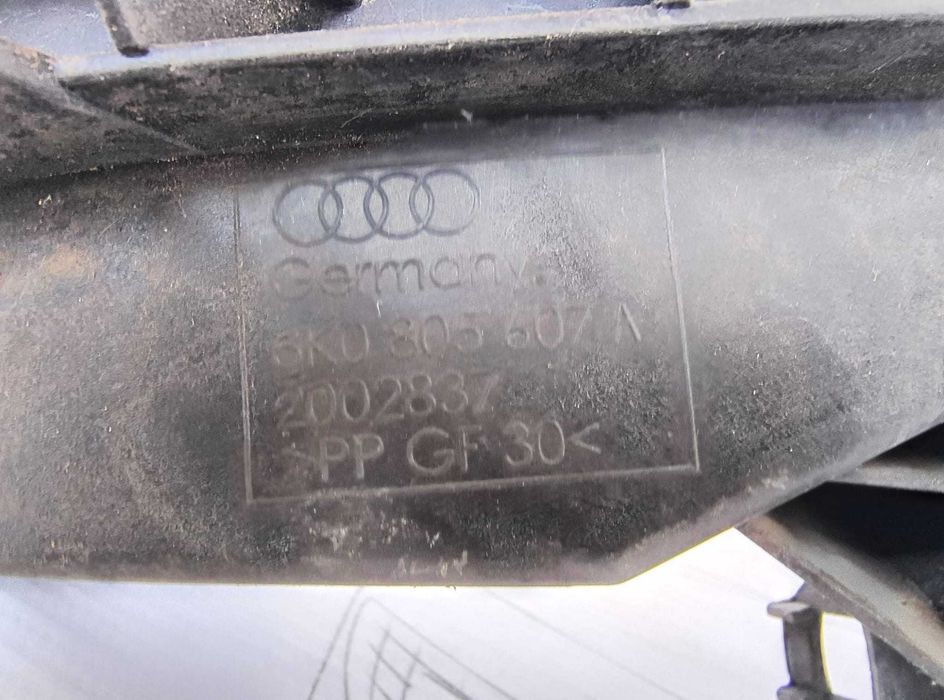 Suport Ghidaj Cadru Far Stanga Audi A4 B8 8K 2010 / 2008-2015 Cod OEM 8K0805607A (5B2)
