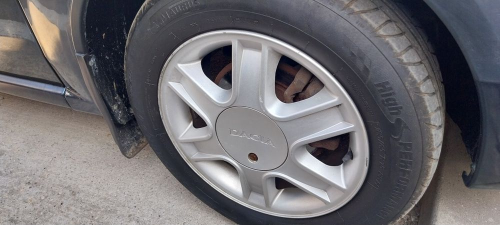 Vând  4  Genții de magneziu de Dacia logan originale