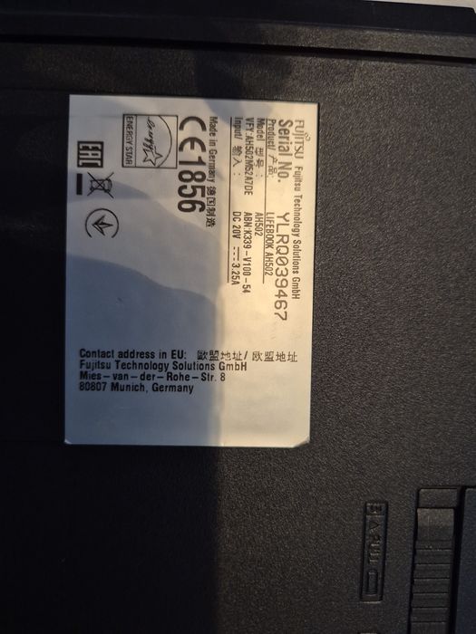 Laptop Fujitsu Series AH502