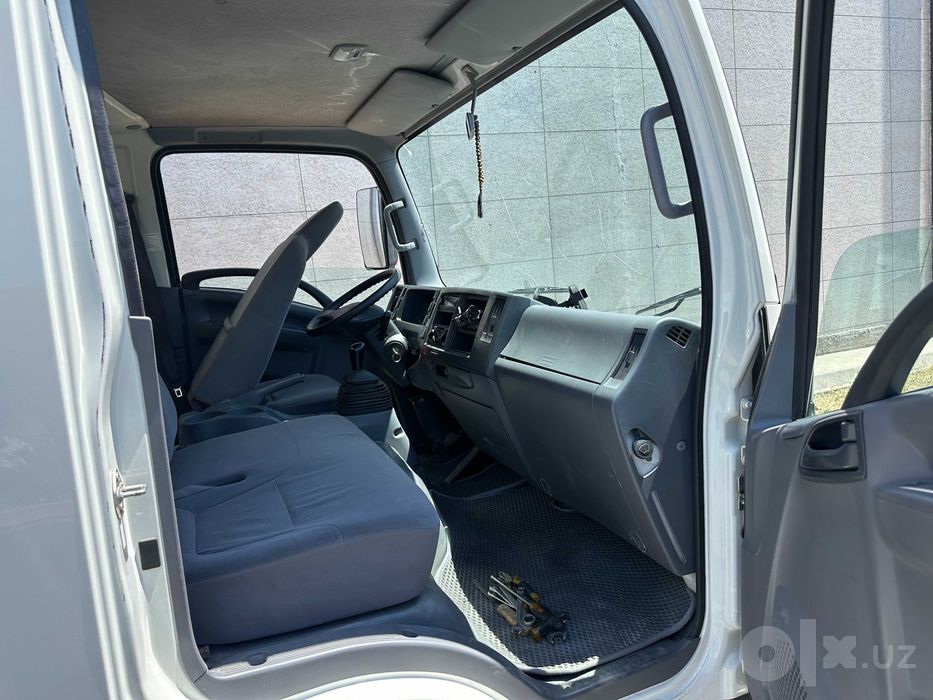 Isuzu 2025 yil       .