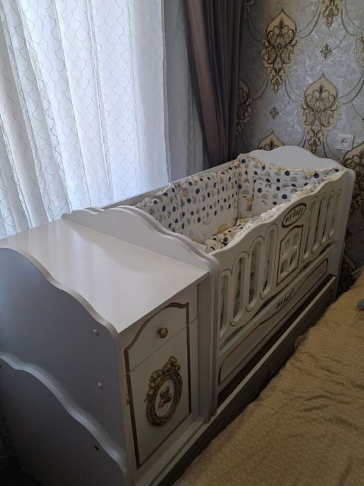 Детская кроватка