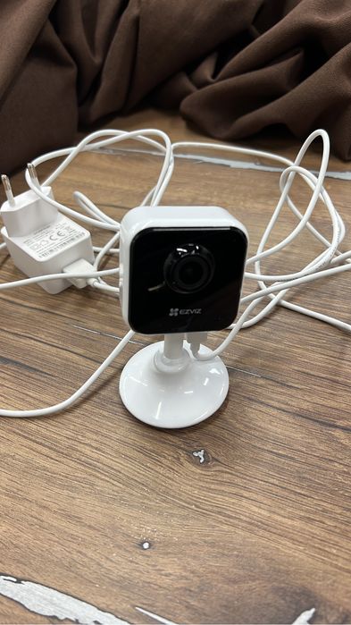 EZVIZ камера
