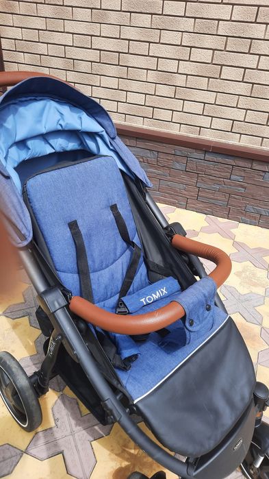 Продаю детскую коляску.