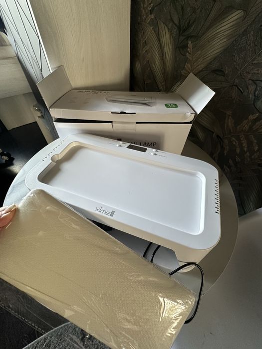 Продам лампу для ногтей