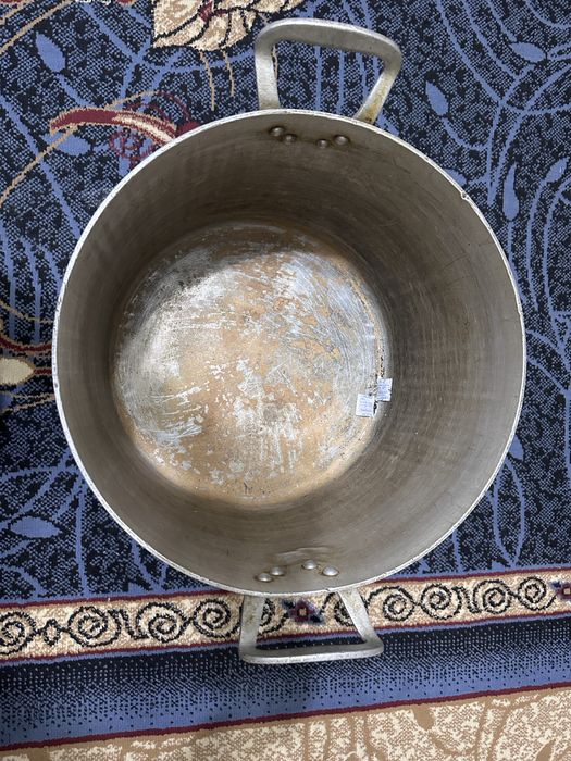 Кастрюля 40-50 литров продам