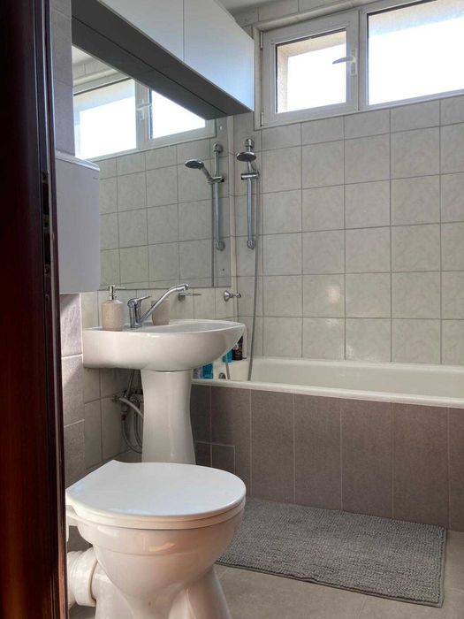 Inchiriere apartament 3 camere