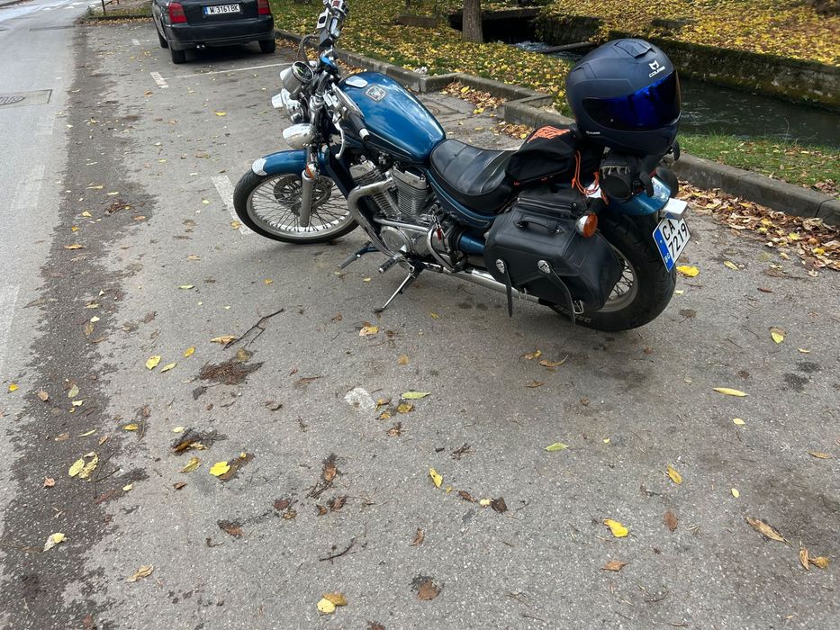 Suzuki intruder VS800