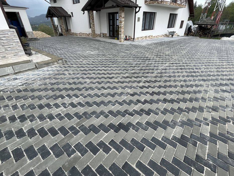 Montaj pavele Brasov de la 50 lei/mp | Borduri | Pavaj curti