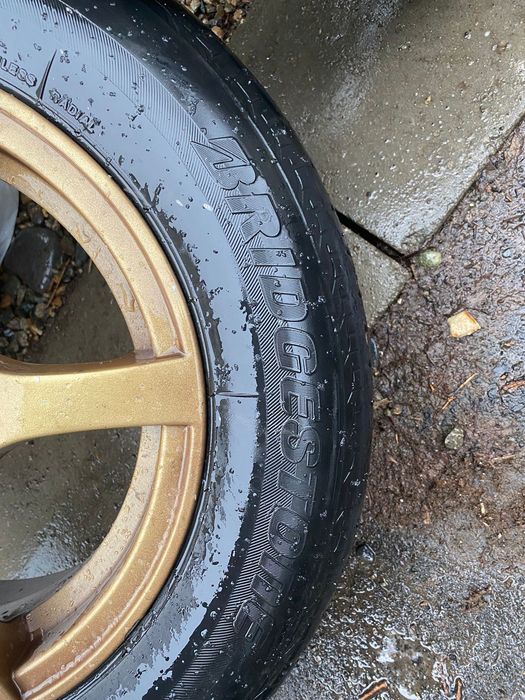 Продам диски с летней резиной