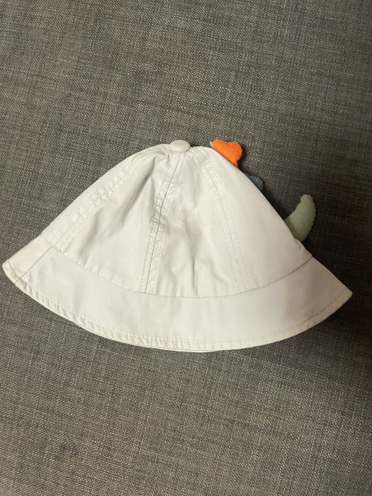 Слънчеви очила, пояс, шапка и басейн за дете до 1 година