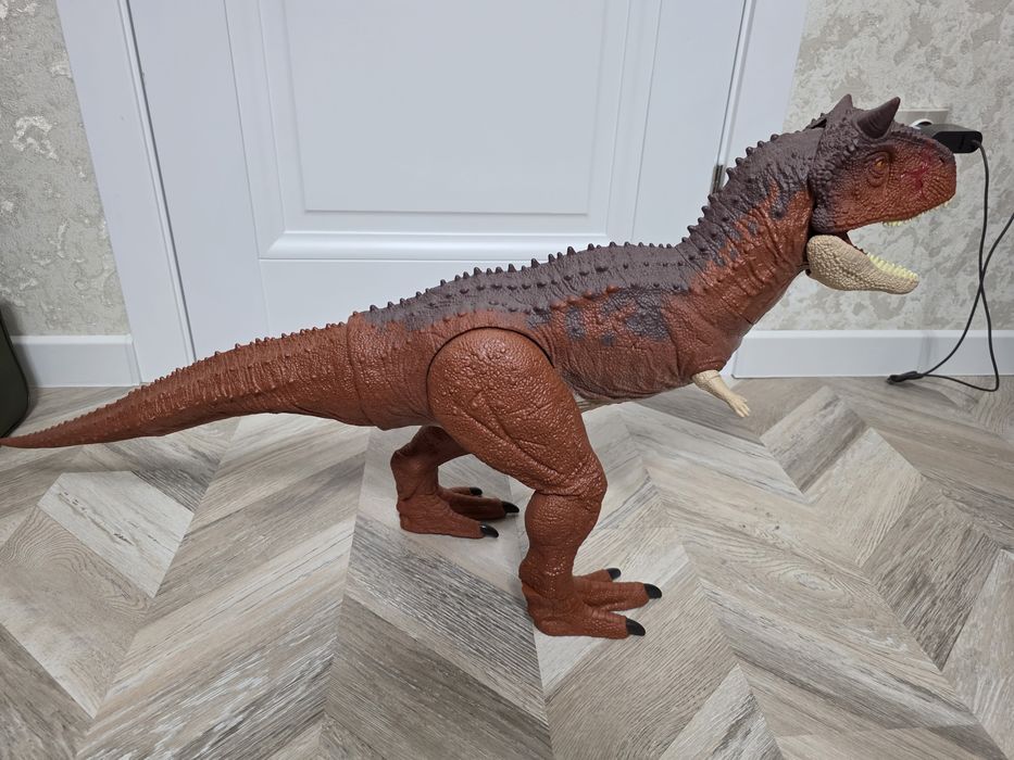 Карнотавр (Торо) из Jurassic World