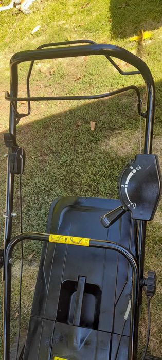 Masina de tuns iarba cu autopropulsie cu 3 viteze