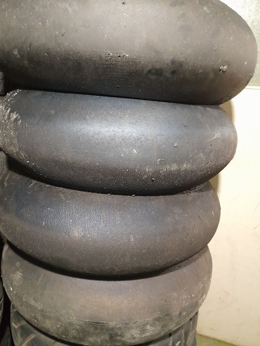 Сликове мото гуми