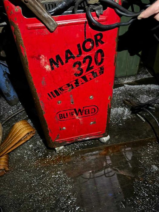 Пуско-зарядное устройство для автомобильных аккумуляторов