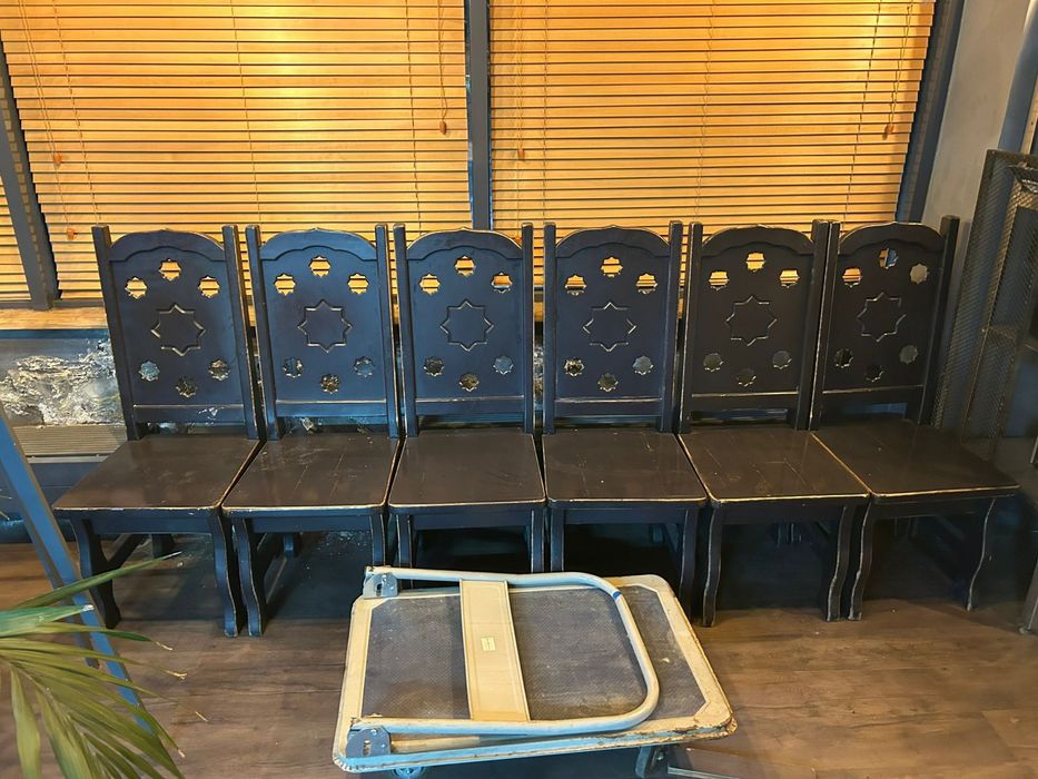 Продаю чёрные стулья