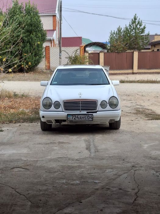 Mercedes Benz E320