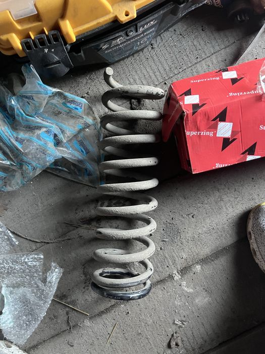 Стойки и пружины мерседес 190