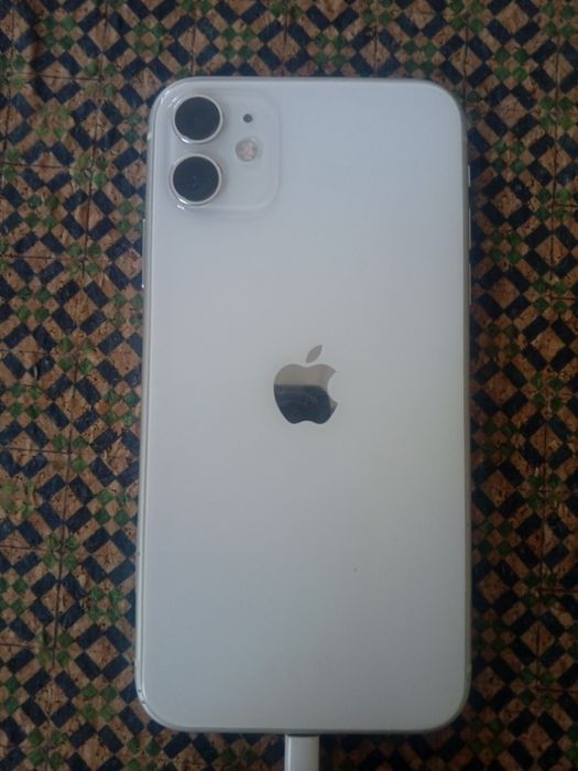 IPhone 11 белый разбит экран