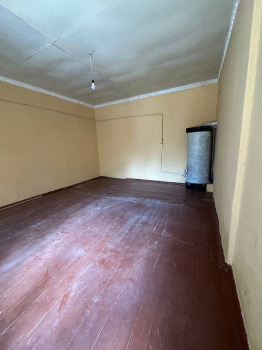 Qarshi shahridan hovli sotiladi 220mln