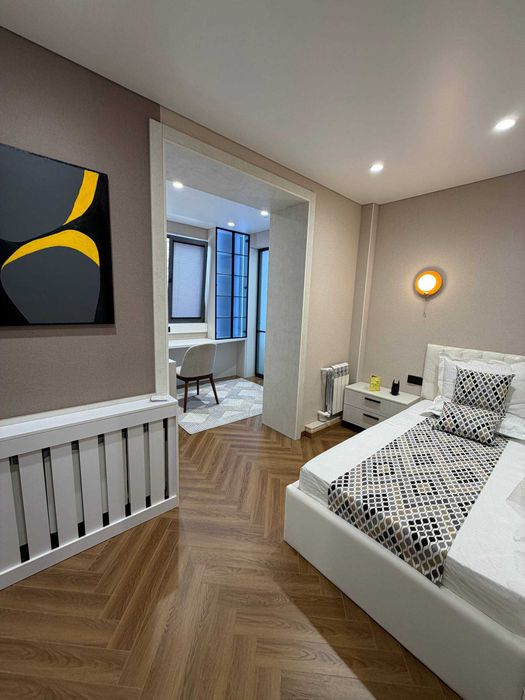 ПРОДАЕТСЯ КВАРТИРА ЦУМ ,110 Школа,Митрадабский Район 3-шка