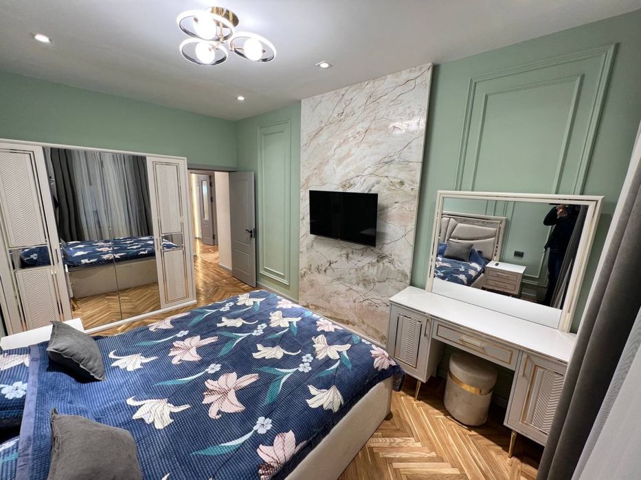 Сдам свою квартиру рядом с Цумом, в квартире всё Новое!!