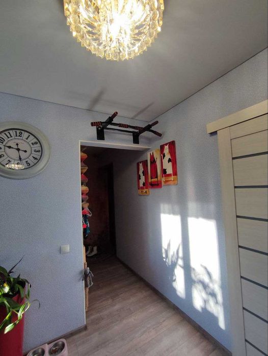 Продам трехкомнатную с отличным ремонтом