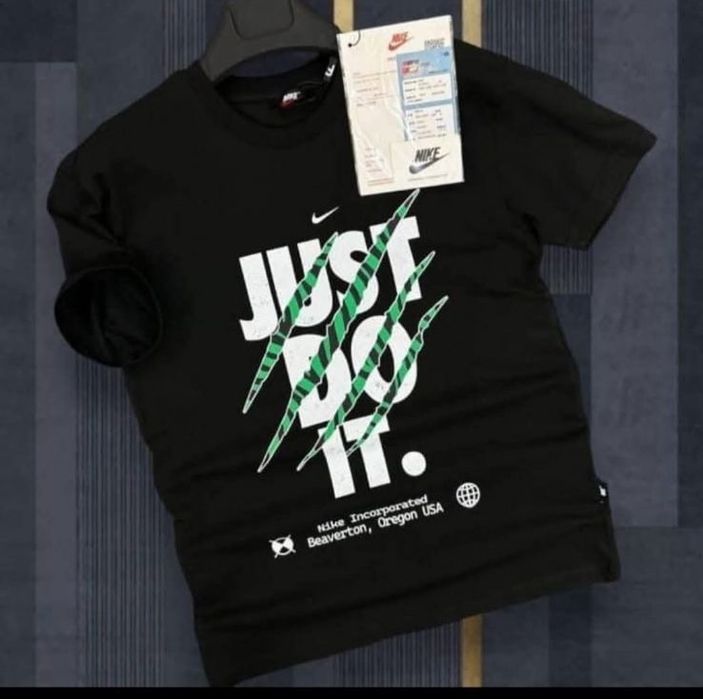 Налични мъжки тениски   Размери от С до 2ХЛ    Цена 28лв