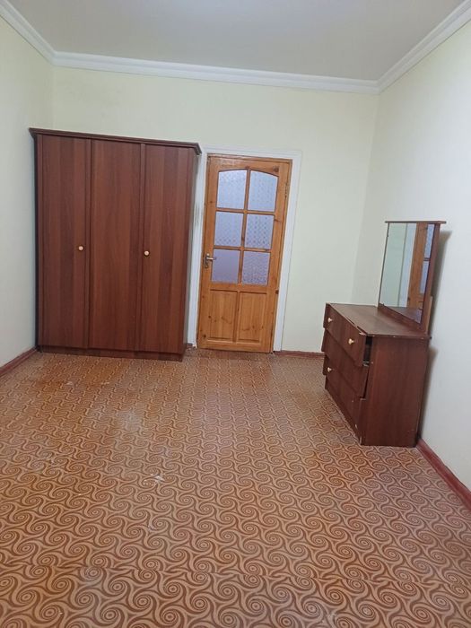 Продаётся квартира на Чиланзаре 15 с большим болконом 2 комнатная