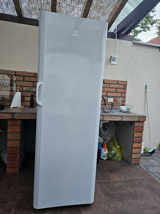 Congelator Indesit 220 l, 7 sertare